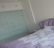 在設(shè)計(jì)上追求色彩單純和 統(tǒng)一。