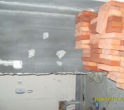 徹墻材料堆放處