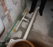 衛(wèi)生間地面管道