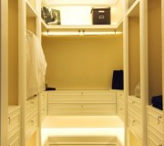 現(xiàn)代簡(jiǎn)歐更衣柜