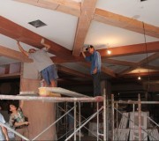 頂面施工現(xiàn)場(chǎng)監(jiān)工中